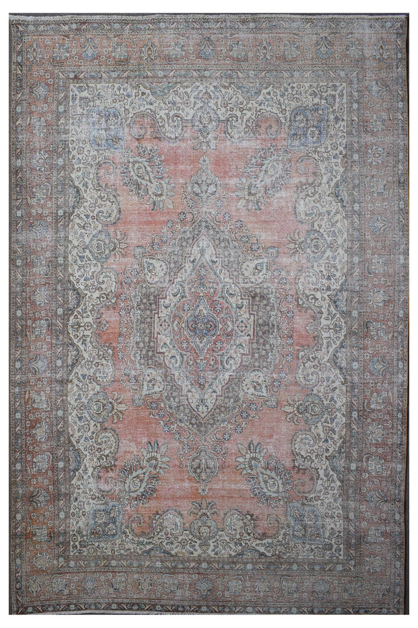 Distressed hand knotted vintage Persian rug 282x395 cm with faded terracotta field and central medallion design