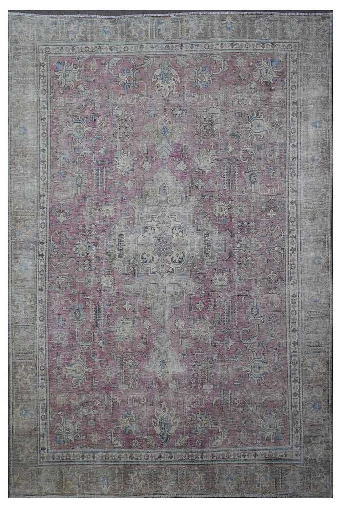 Distressed hand knotted vintage Persian rug 275x363 cm with faded rose field and subtle central medallion