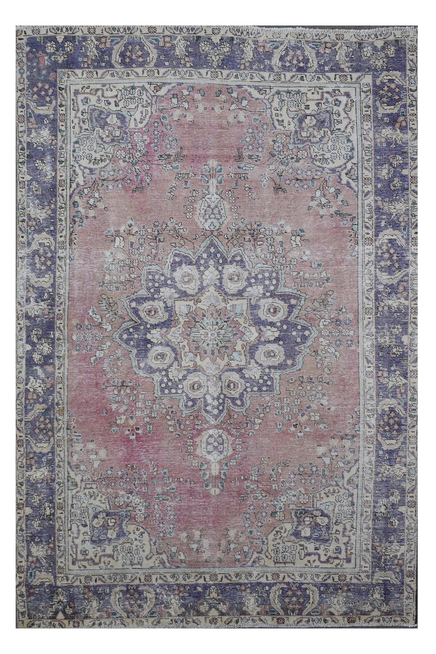 Distressed hand knotted vintage Persian rug 197x292 cm with faded rose field and ornate central medallion