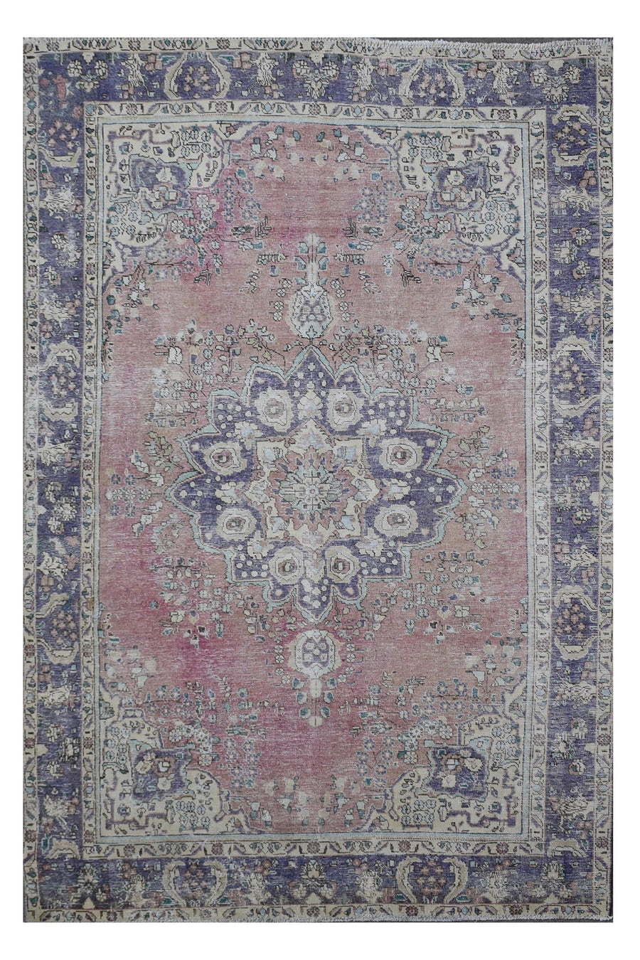 Distressed hand knotted vintage Persian rug 197x292 cm with faded rose field and ornate central medallion