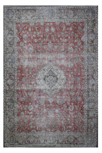 Distressed hand knotted vintage Persian rug 253x327 cm with faded red field and central medallion