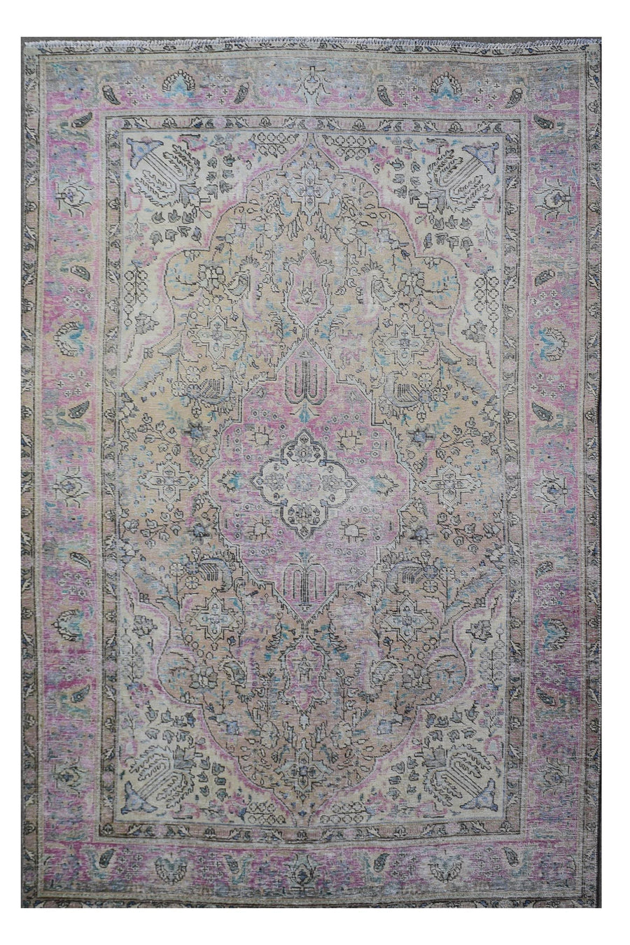 Distressed hand knotted vintage Persian rug 194x292 cm with faded pastel medallion design