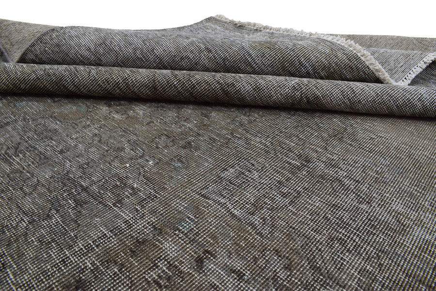 OVERDYED Vintage Persian Rug, 274 x 370 cm